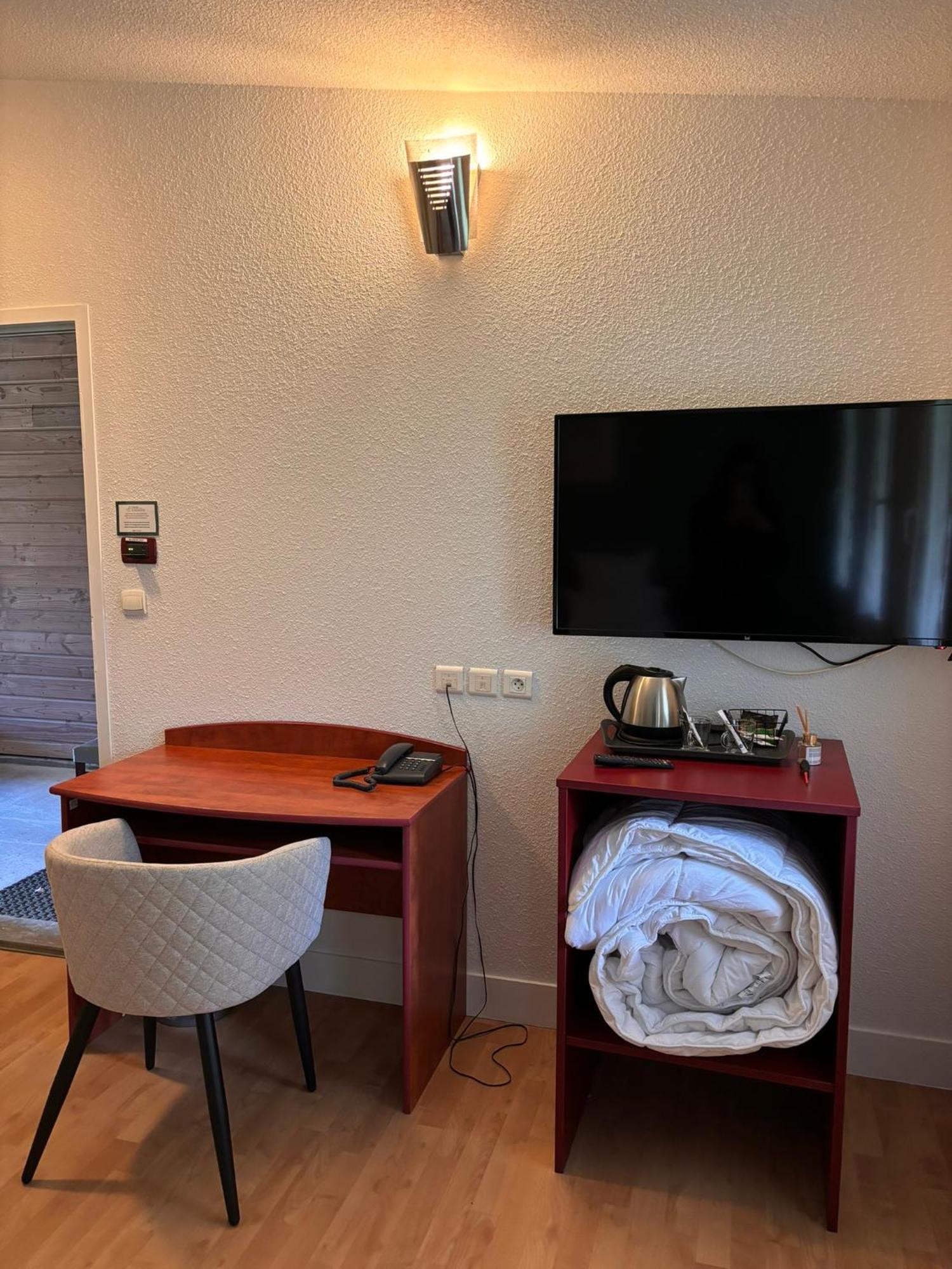 Hotel - Domaine De La Blanchardiere - Le Mans Changé المظهر الخارجي الصورة