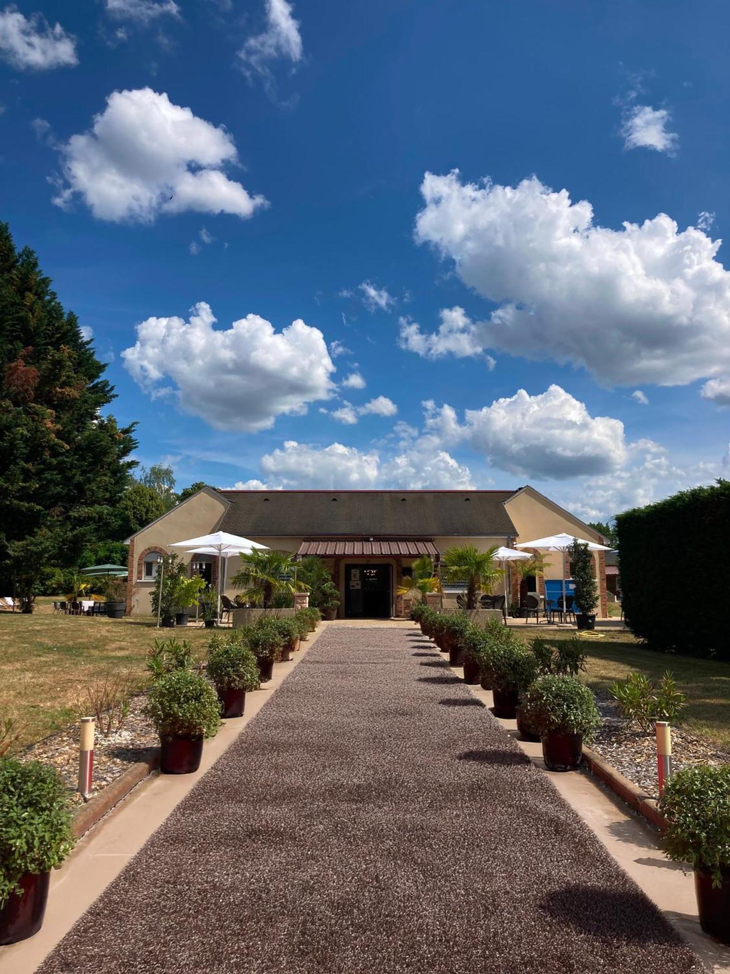Hotel - Domaine De La Blanchardiere - Le Mans Changé المظهر الخارجي الصورة